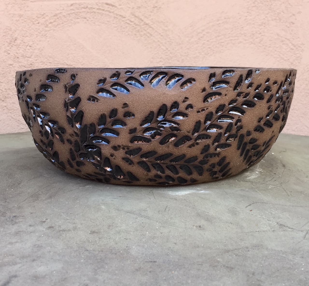 9" Black Leaf Planter