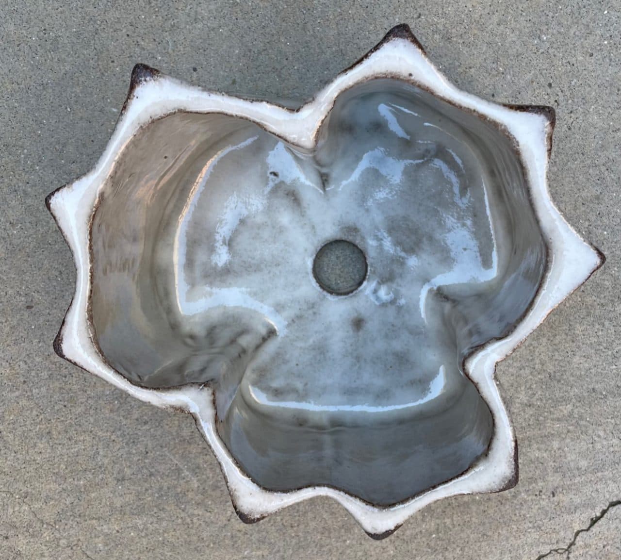 7" Pearl White Extruded Planter - Image 2