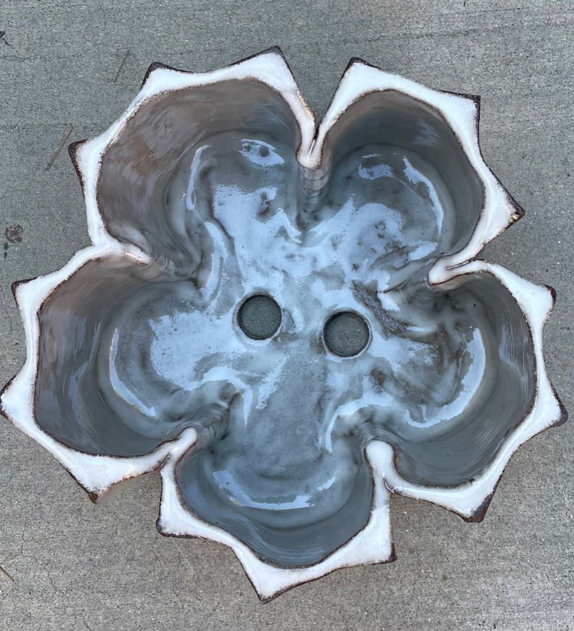 9" Pearl White Extruded Planter - Image 2